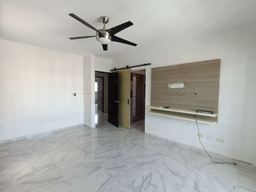 Casa de 4 habitaciónes y piscina privada en venta, Santa Fé, Playa del Carmen, Quintana Roo.