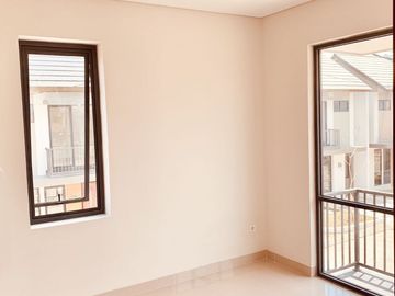 Rumah Cantik Baru Siap Huni di Kebon Kopi Kota Cimahi