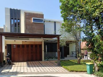 RUMAH LUX MODERN SEMI VILLA DOWNSLOPE PERUMAHAN EXCLUSIVE RESOR DAGO PAKAR BANDUNG UTARA