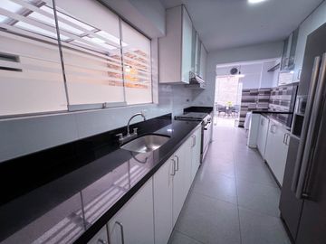 VENTA DEPARTAMENTO  - PRIMER PISO FRENTE A PARQUE – LAS GARDENIAS - SURCO