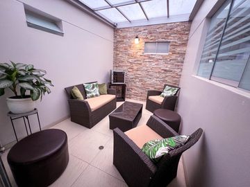 VENTA DEPARTAMENTO  - PRIMER PISO FRENTE A PARQUE – LAS GARDENIAS - SURCO