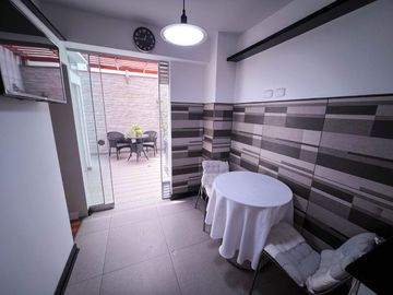 VENTA DEPARTAMENTO  - PRIMER PISO FRENTE A PARQUE – LAS GARDENIAS - SURCO
