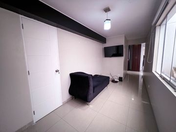VENTA DEPARTAMENTO  - PRIMER PISO FRENTE A PARQUE – LAS GARDENIAS - SURCO
