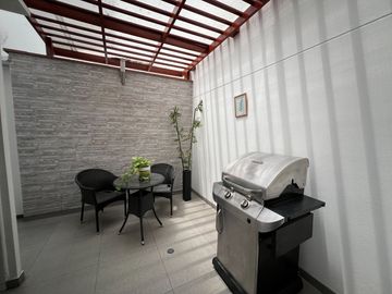 VENTA DEPARTAMENTO  - PRIMER PISO FRENTE A PARQUE – LAS GARDENIAS - SURCO