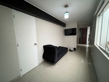 VENTA DEPARTAMENTO  - PRIMER PISO FRENTE A PARQUE – LAS GARDENIAS - SURCO