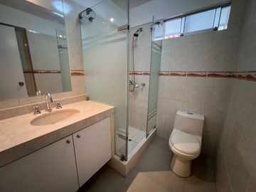 VENTA DEPARTAMENTO  - PRIMER PISO FRENTE A PARQUE – LAS GARDENIAS - SURCO