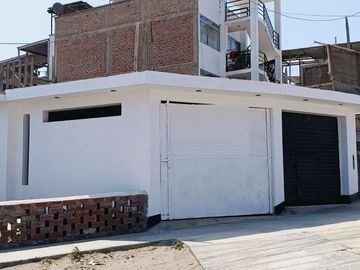 CASA EN VENTA EN LADERAS DE PACHACAMAC