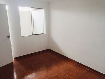 CASA EN VENTA EN LADERAS DE PACHACAMAC