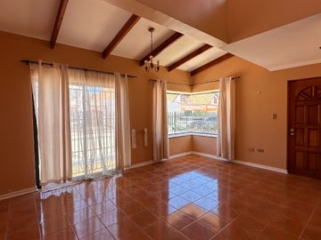 ¡OPORTUNIDAD UNICA ¡ VENDO CASA  DE 4 HABITACIONES Y 2 BAÑOS, SECTOR TRANQUILO, LA SERENA