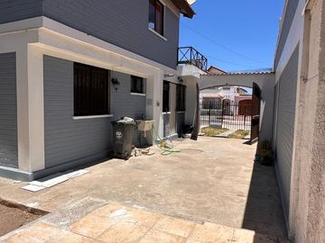 ¡OPORTUNIDAD UNICA ¡ VENDO CASA  DE 4 HABITACIONES Y 2 BAÑOS, SECTOR TRANQUILO, LA SERENA