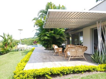 CASA CAMPESTRE Sector San Bernardo del viento (Manizales). Tierra calidad antes del peaje