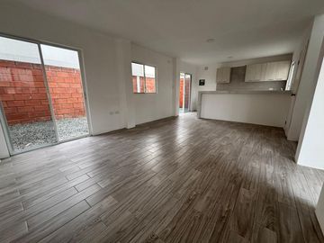 CASA DE VENTA,  EN URB.L'OGARE , CANTON SALITRE, ECUADOR