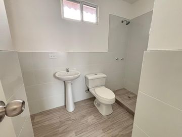 CASA DE VENTA,  EN URB.L'OGARE , CANTON SALITRE, ECUADOR