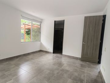 Se vende cómoda y lujosa casa en condominio rural en Pereira, sector pueblito cafetero