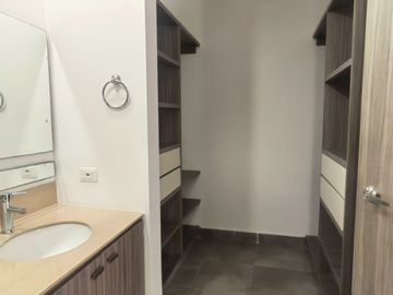 Se vende cómoda y lujosa casa en condominio rural en Pereira, sector pueblito cafetero