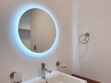RESIDENCIA EN LA CARTUJA, CON RECÁMARA EN PLANTA BAJA, JARDÍN DE 40 M2