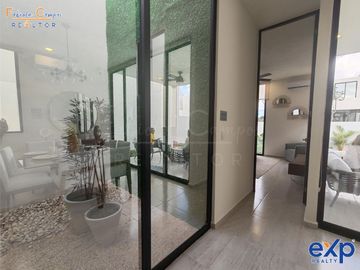 Casa de 3 recámaras en venta, en Privada Residencial con amenidades en Conkal, Yucatán - Entrega diciembre 2024