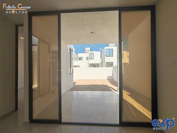 Casa de 3 recámaras en venta, en Privada Residencial con amenidades en Conkal, Yucatán - Entrega diciembre 2024