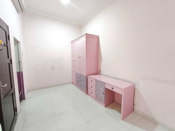 Dijual Villa 3 Lantai Semi Furnished Komplek Cemara Asri Jalan Camelia