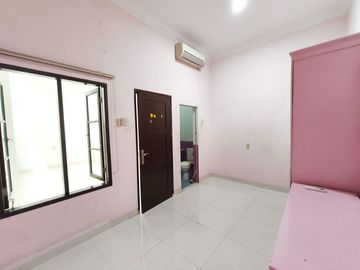 Dijual Villa 3 Lantai Semi Furnished Komplek Cemara Asri Jalan Camelia