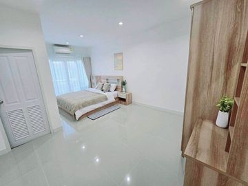 Townhome for sale, newly renovated, Mae Hia, Mueang District, Chiang Mai, can walk to Sarasas Witaed Lanna School.