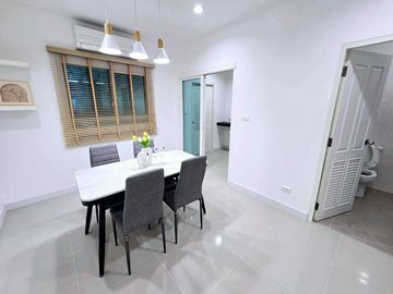 Townhome for sale, newly renovated, Mae Hia, Mueang District, Chiang Mai, can walk to Sarasas Witaed Lanna School.