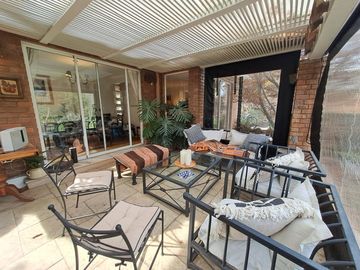 Gran casa 6 dormitorios lindo jardín 