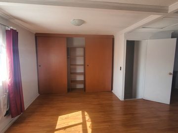 Venta De Casa De 3 Pisos En Pudahuel