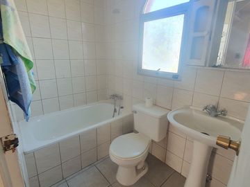 Venta De Casa De 3 Pisos En Pudahuel
