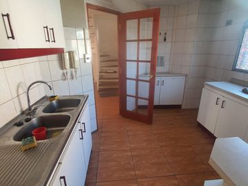Venta De Casa De 3 Pisos En Pudahuel