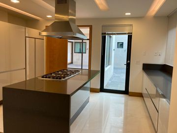 INCREIBLE CASA EN UNO DE LOS CONDOMINIOS MAS EXCLUSIVOS DE SAN ÁNGEL, CDMX.