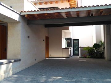 INCREIBLE CASA EN UNO DE LOS CONDOMINIOS MAS EXCLUSIVOS DE SAN ÁNGEL, CDMX.
