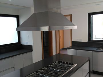 INCREIBLE CASA EN UNO DE LOS CONDOMINIOS MAS EXCLUSIVOS DE SAN ÁNGEL, CDMX.