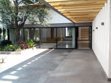 INCREIBLE CASA EN UNO DE LOS CONDOMINIOS MAS EXCLUSIVOS DE SAN ÁNGEL, CDMX.