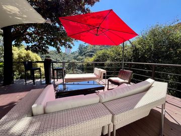 VIVE EN LOMAS DE VISTA HERMOSA CON UNA VISTA DE ENSUEÑO!