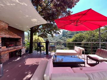 VIVE EN LOMAS DE VISTA HERMOSA CON UNA VISTA DE ENSUEÑO!