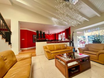 VIVE EN LOMAS DE VISTA HERMOSA CON UNA VISTA DE ENSUEÑO!