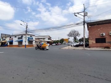 SE VENDE CASA CON SUITE y PARQUEO EN LA PRADERA 1, SUR DE GUAYAQUIL