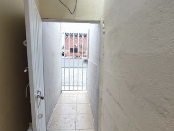 SE VENDE CASA CON SUITE y PARQUEO EN LA PRADERA 1, SUR DE GUAYAQUIL