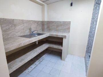 SE VENDE CASA CON SUITE y PARQUEO EN LA PRADERA 1, SUR DE GUAYAQUIL