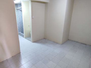 SE VENDE CASA CON SUITE y PARQUEO EN LA PRADERA 1, SUR DE GUAYAQUIL
