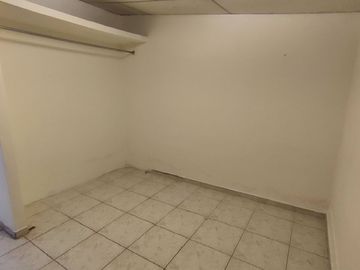 SE VENDE CASA CON SUITE y PARQUEO EN LA PRADERA 1, SUR DE GUAYAQUIL
