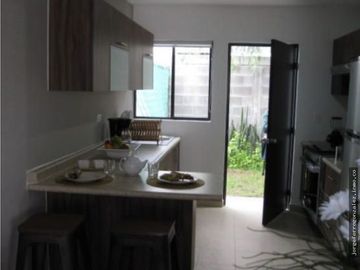 Bonita, con buenos acabados y en excelentes condiciones, casa en venta con 3 Rec ubicada en Rincones del Marques, Qro JF