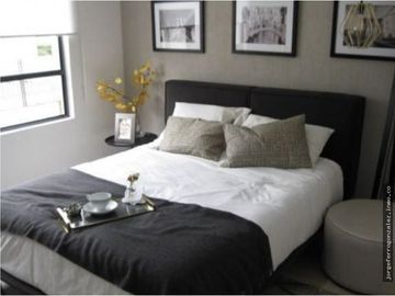 Bonita, con buenos acabados y en excelentes condiciones, casa en venta con 3 Rec ubicada en Rincones del Marques, Qro JF