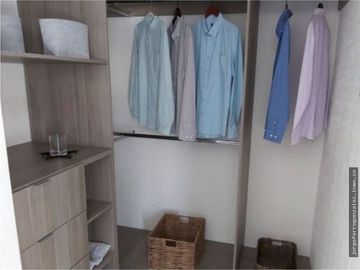 Bonita, con buenos acabados y en excelentes condiciones, casa en venta con 3 Rec ubicada en Rincones del Marques, Qro JF