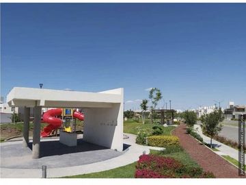 Bonita, con buenos acabados y en excelentes condiciones, casa en venta con 3 Rec ubicada en Rincones del Marques, Qro JF