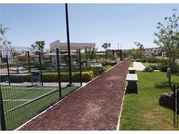 Bonita, con buenos acabados y en excelentes condiciones, casa en venta con 3 Rec ubicada en Rincones del Marques, Qro JF