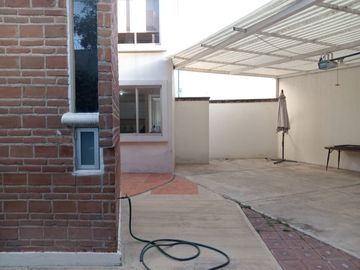 CASA EN VENTA EN ZAVALETA , A PIE DE CALLE, HABITACIONAL U OFICINA