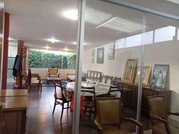 CASA EN VENTA EN ZAVALETA , A PIE DE CALLE, HABITACIONAL U OFICINA