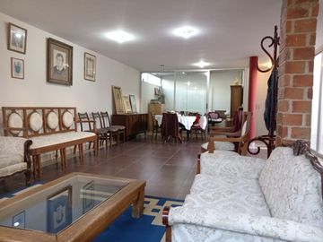 CASA EN VENTA EN ZAVALETA , A PIE DE CALLE, HABITACIONAL U OFICINA